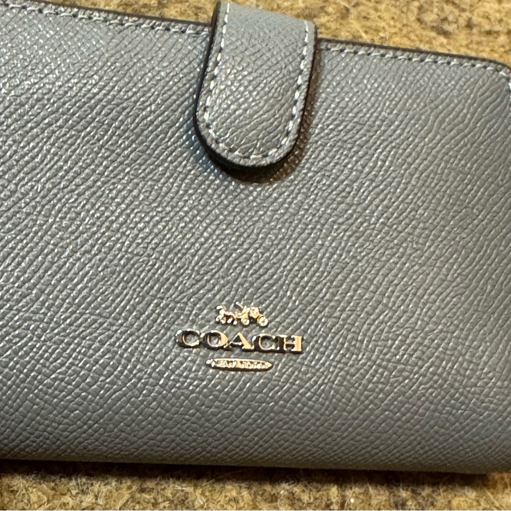 Coach New York Medium Corner Zip Wallet in Crossgrain Leather Heather Grey - Picture 2 of 8